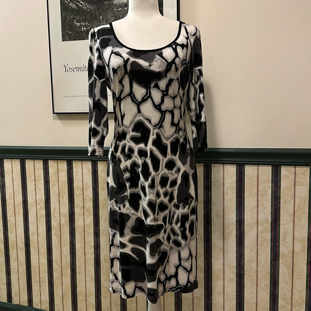 Cartise Black and Cream Dress - Size 6
